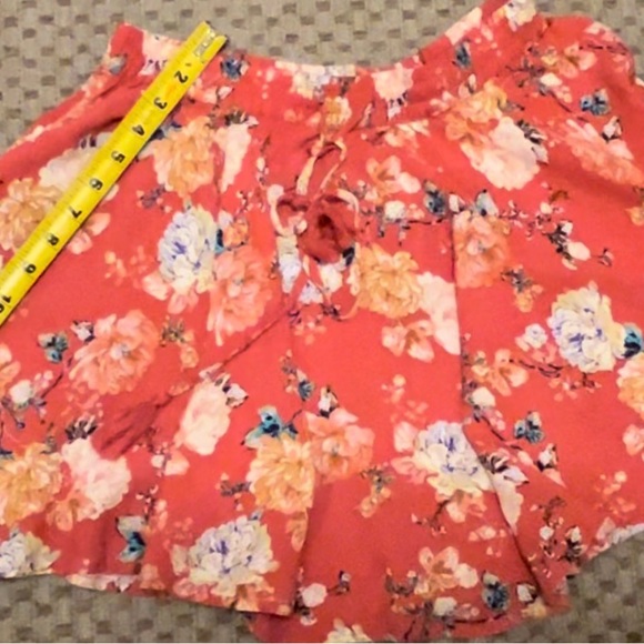 Women’s O’Neill skirt, med, red with floral pattern, used/ good condition - Picture 4 of 6